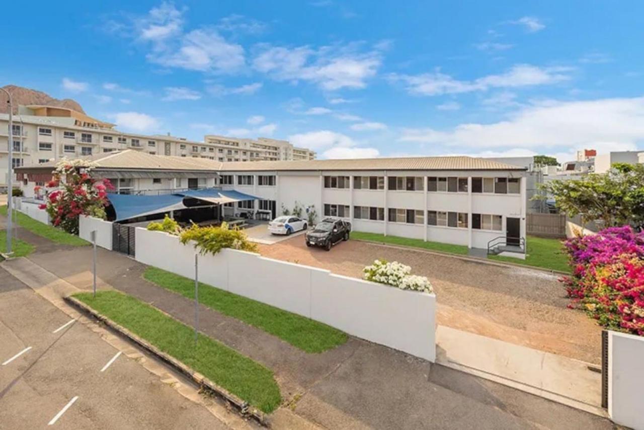 Seaside Lodge Hostel Townsville- Right Next To Coles, 2 Mins Walk To Strand & Cbd Экстерьер фото